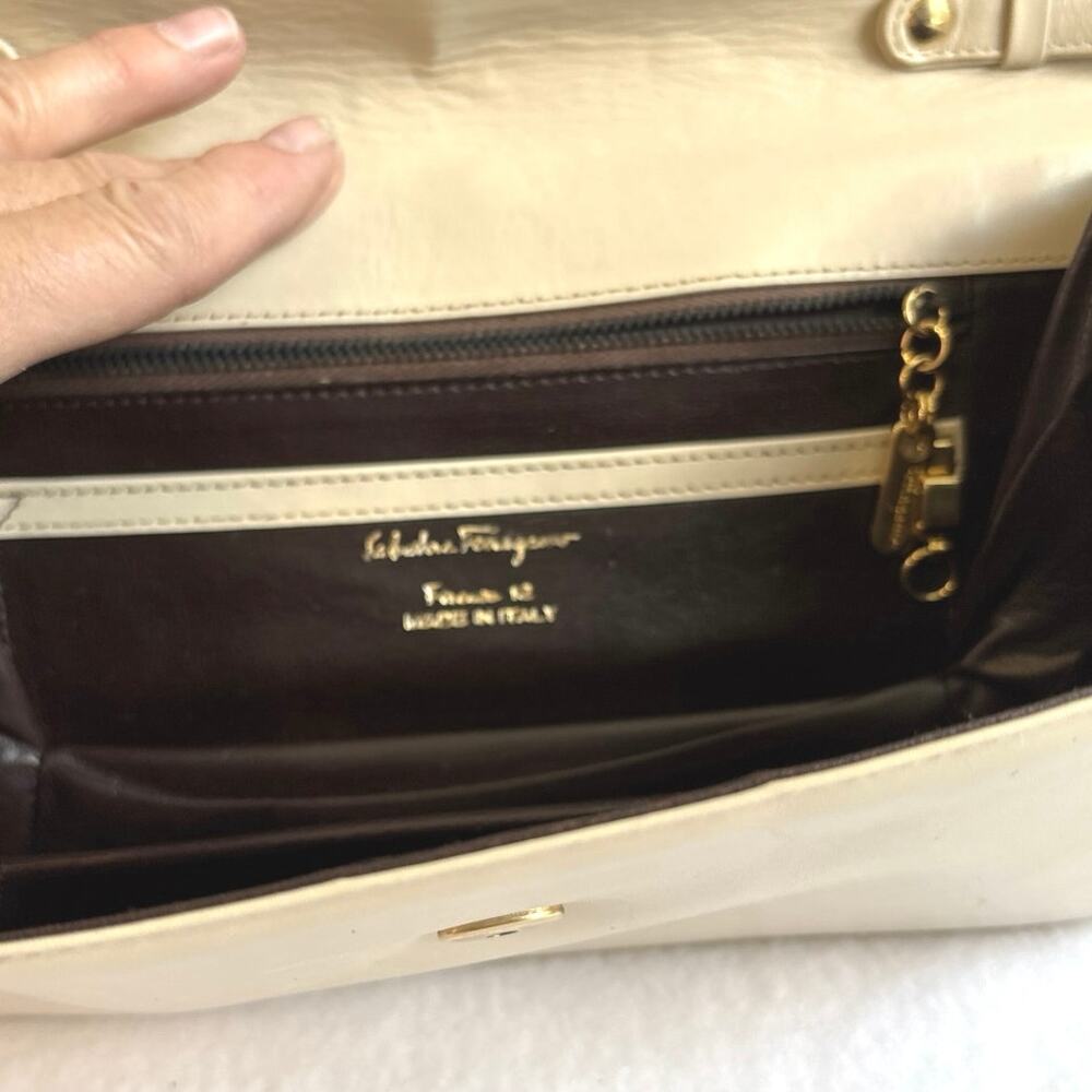 VTG Salvatore Ferragamo Firenze Cream Leather Shoulder Bag - Picture 9 of 12